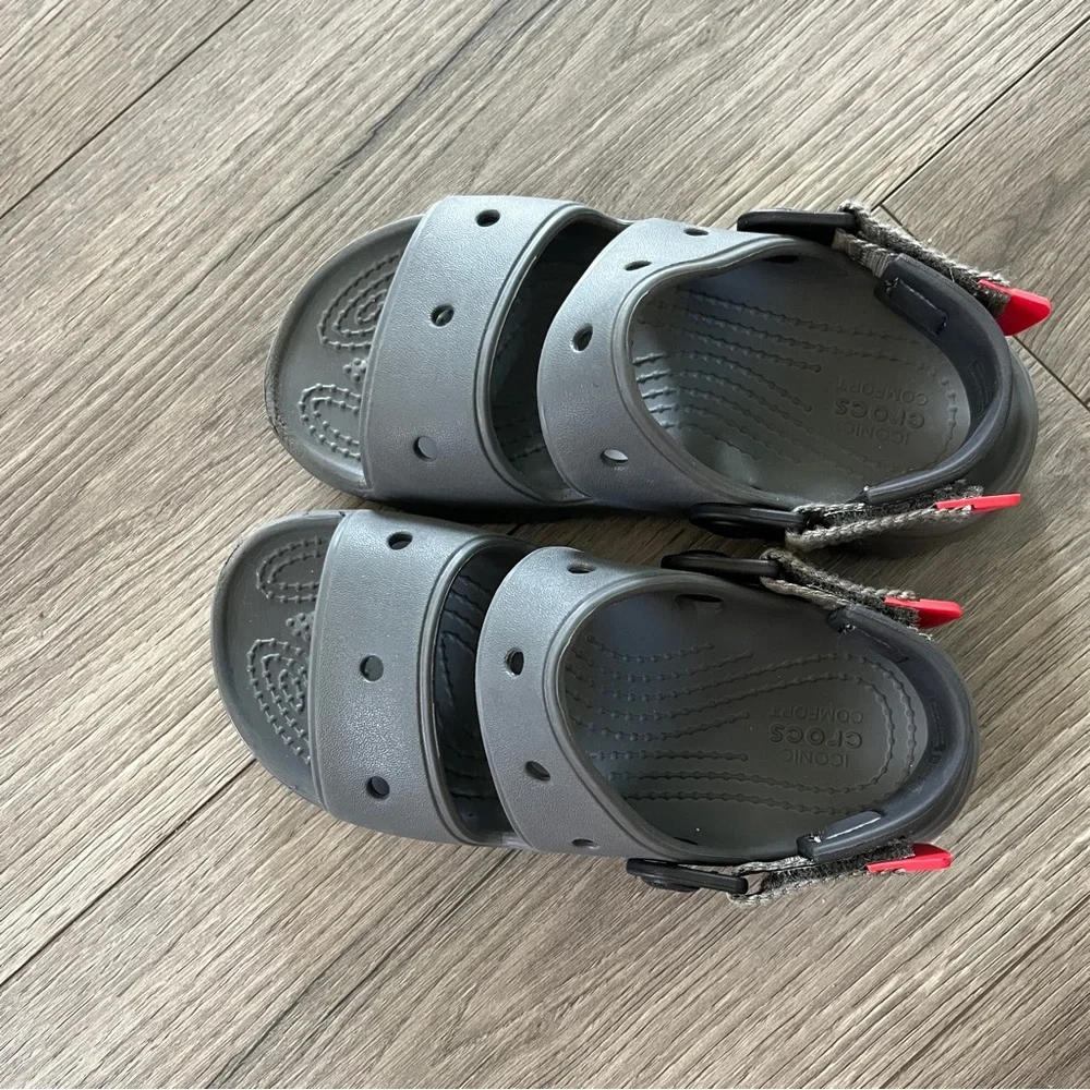 CROCS comfortable stylish